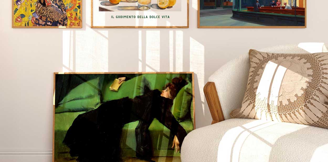 Bilderwand in einem Wohnzimmer